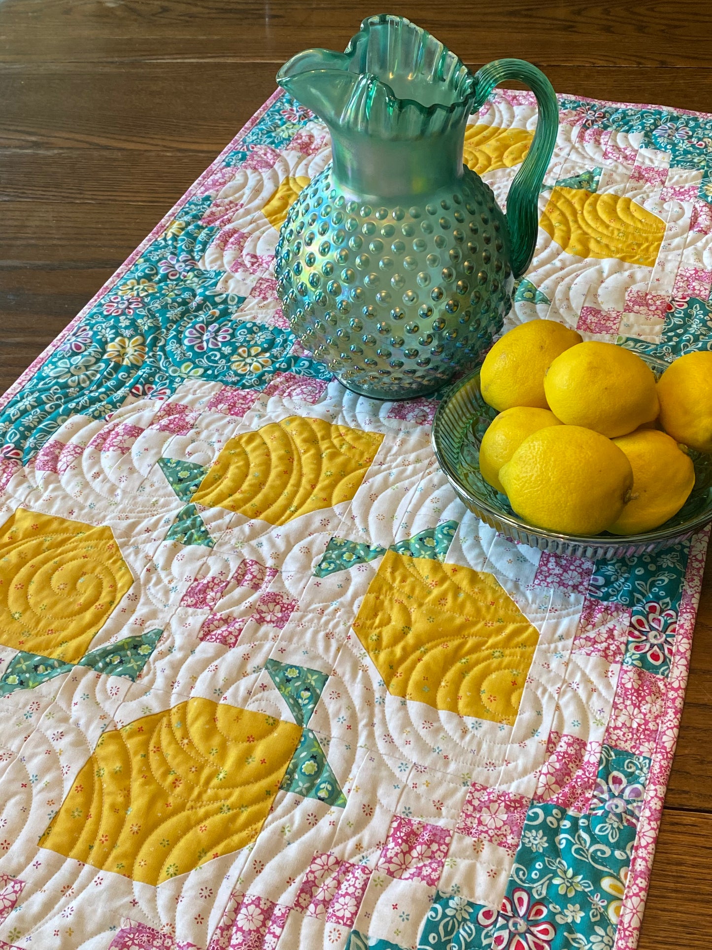 Strawberry Lemonade Chasing Rainbows Table Runner Kit